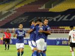 liga-1-persib-bandung-bekuk-persipura-jayapura-3-0_20211031_075530.jpg