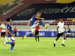 liga-1-persib-bandung-bekuk-persipura-jayapura-3-0_20211031_161451.jpg