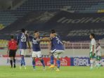 liga-1-persib-bandung-bekuk-pss-sleman-4-2_20211023_113906.jpg