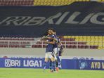 liga-1-persib-bandung-bekuk-pss-sleman-4-2_20211023_121146.jpg