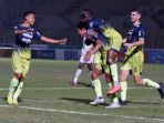 liga-1-persib-bandung-taklukkan-persita-tangerang-skor-1-0_20221222_113825.jpg