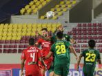 liga-1-persija-jakarta-takluk-0-1-dari-persebaya-surabaya_20211027_101913.jpg