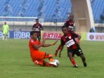 liga-1-persiraja-banda-aceh-kalah-1-2-dari-persipura-jayapura_20210925_014752.jpg