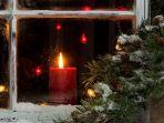 lilin-merah-tradisi-natal-di-irlandia.jpg