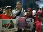 lilin-untuk-ahok_20170513_013943.jpg