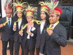lima-siswa-asal-papua-barat-peraih-medali-emas-kategori-apllied-life-science-1.jpg