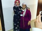 lindsay-lohan-berpose-bersama-pengungsi-suriah-di-turki_20161012_162736.jpg