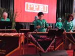 lintang-manise-grup-musik-kulintang-berpersonel-perempuan-lanjut-usia_20170407_143212.jpg