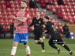 lionel-messi-cetak-gol-ke-gawang-granada.jpg