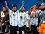 lionel-messi-dan-pemain-timnas-argentina_20180628_220628.jpg