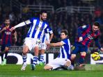 lionel-messi-dikepungjugaaa_20150108_222210.jpg