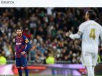 lionel-messi-menatap-ke-arah-kapten-real-madrid-sergio-ramos.jpg