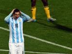 lionel-messi-menjalani-laga-ke-100_20150622_023409.jpg