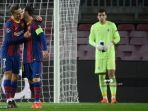 lionel-messi-merayakan-gol-barcelona-dengan-antoine-griezmann.jpg