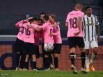 lionel-messi-merayakan-gol-kedua-bagi-barcelona-saat-bersua-juventus.jpg