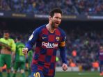 lionel-messi-quattrick-fc-barcelona-hempaskan-eibar-5-0_20200226_050015.jpg