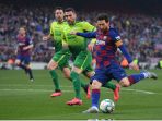 lionel-messi-quattrick-fc-barcelona-hempaskan-eibar-5-0_20200226_052833.jpg