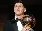 lionel-messi-raih-penghargaan-ballon-dor.jpg