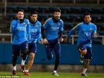 lionel-messi-suarez-gerard-pique-and-dani-alves_20151215_090516.jpg