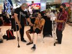 lions-club-surabaya-bagikan-kaki-palsu-untuk-para-tuna-daksa_20201122_193707.jpg