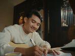 lirik-dan-terjemahan-lagu-alum-yang-dipopulerkan-oleh-gildcoustic.jpg
