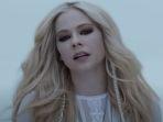 lirik-lagu-dan-terjemahan-head-above-water-avril-lavigne.jpg
