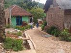 lokasi-penusukan-yang-membuat-korban-erik-meregang-nyawa-di-kampung-pampangan-kelurahan-suka_20180128_221719.jpg