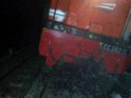 lokomotif-kereta-api-babaranjang-dari-tanjung-karang-menuju-muaraenim-anjlok_20141205_100544.jpg