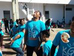 lomba-makan-kerupuk-di-pembukaan-oetomo-cup_20170820_102421.jpg