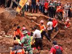 longsor-di-ponorogo_20170403_184104.jpg