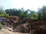 longsor-ponorogo_20170401_153035.jpg