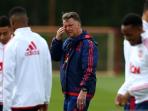 louis-van-gaal-danpemainmu_20160520_014203.jpg
