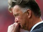 louis-van-gaal-gigit-jari_20150426_231538.jpg