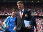 louis-van-gaal-masuklapangannn_20150808_233740.jpg