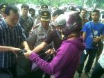 lsm-geruduk-kedubes-malaysia-soal-polisi-perkosa-tkw2.jpg