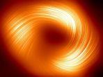 Astronom Deteksi Medan Magnet Kuat Berputar di Sekitar Lubang Hitam Bima Sakti