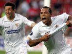 luis-fabinho-saat-membela-sevilla.jpg