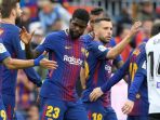 luis-suarez-dan-pemain-barcelona-melakukan-selebrasi_20180414_233248.jpg