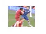 luis-suarez-gigit-ivanovic.jpg