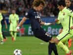 luis-suarez-kolongi-david-luiz_20150416_152408.jpg