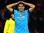 luis-suarez-pegangpalaaaa_20160225_025107.jpg
