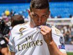 luka-jovic-ciumkostummmmrm.jpg