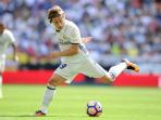 luka-modric-giringboladibawah_20160911_224359.jpg