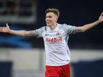 luka-sucic-saat-membela-rb-salzburg.jpg