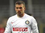 lukas-podolski-jalansantai_20150421_142228.jpg