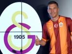 lukas-podolski-kostumgalatas_20150705_032115.jpg