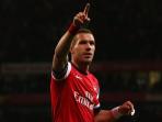 lukas-podolski-ygdisanaaaa_20141216_003346.jpg