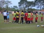 lukas-tumbuan-persibat-batang_20170428_224928.jpg