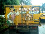 lukisan-bokong-truk_20141204_031912.jpg