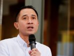 lukman-sardi-konpers-pementasan-bunga-penutup-abad_20160531_153317.jpg